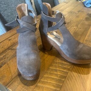 Free People Cedar wedges gray